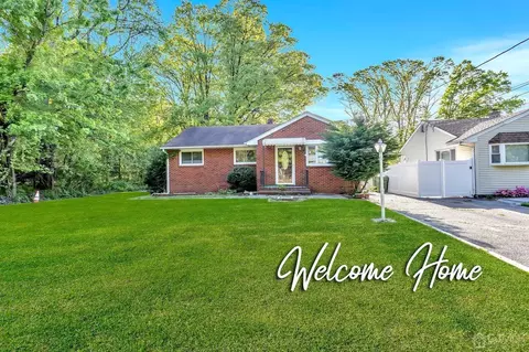41 Howard Ave, Edison, NJ 08837 photo 1