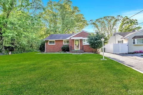 41 Howard Ave, Edison, NJ 08837 photo 2