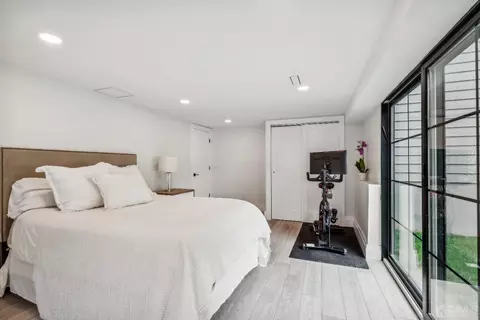 13 Brookfall Rd, Edison, NJ 08817 photo 17