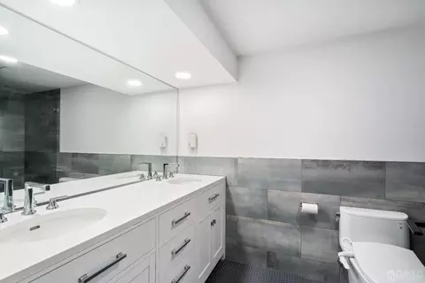 13 Brookfall Rd, Edison, NJ 08817 photo 20