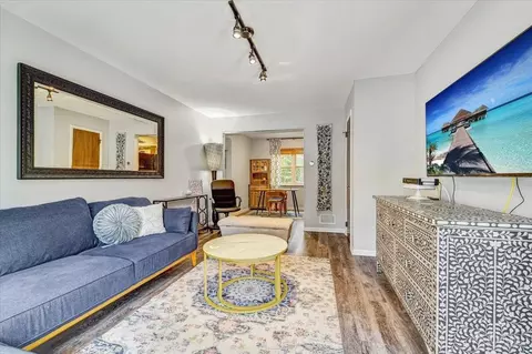33 Hanover Sq #E, Middlesex, NJ 08846 photo 3