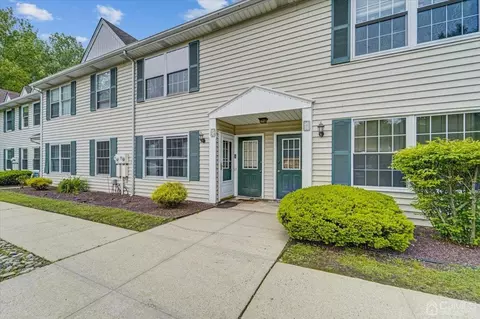 33 Hanover Sq #E, Middlesex, NJ 08846 photo 1