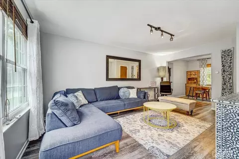 33 Hanover Sq #E, Middlesex, NJ 08846 photo 2