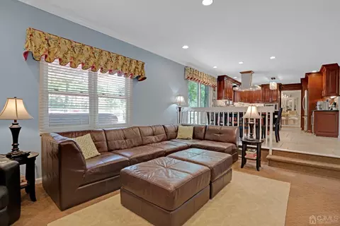 2 Roberta Ct, Edison, NJ 08820 photo 22