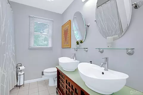 2 Roberta Ct, Edison, NJ 08820 photo 25
