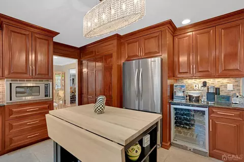 2 Roberta Ct, Edison, NJ 08820 photo 17