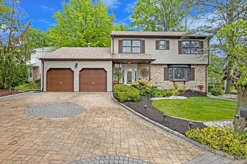 2 Roberta Ct, Edison, NJ 08820 photo 1