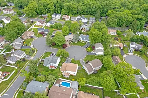 2 Roberta Ct, Edison, NJ 08820 photo 45