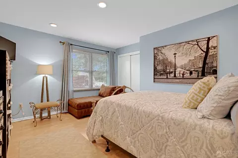 2 Roberta Ct, Edison, NJ 08820 photo 28