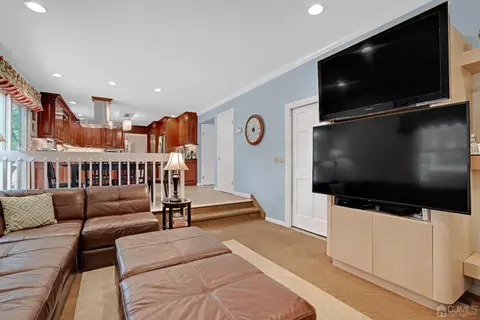 2 Roberta Ct, Edison, NJ 08820 photo 21