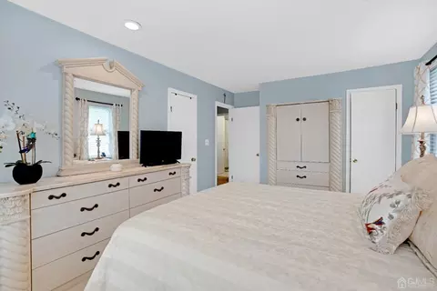 2 Roberta Ct, Edison, NJ 08820 photo 31