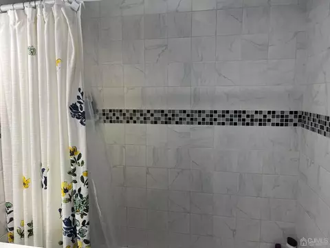 112 Cap Ln, Middlesex, NJ 08846 photo 15