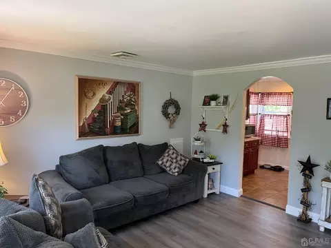 112 Cap Ln, Middlesex, NJ 08846 photo 2