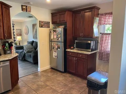 112 Cap Ln, Middlesex, NJ 08846 photo 10