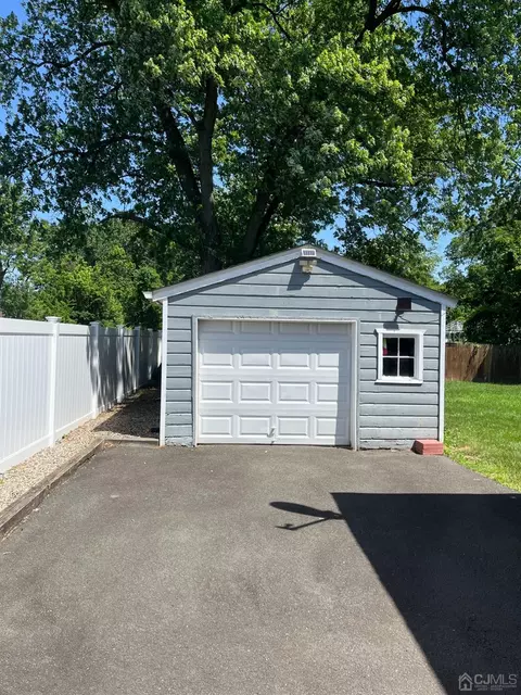 112 Cap Ln, Middlesex, NJ 08846 photo 27