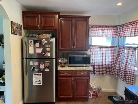 112 Cap Ln, Middlesex, NJ 08846 photo 8