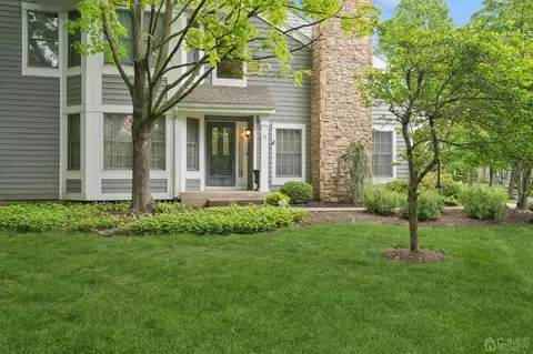 13 Brookwood Ct, Princeton, NJ 08540 photo 2