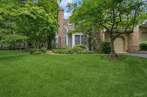13 Brookwood Ct, Princeton, NJ 08540 photo 3
