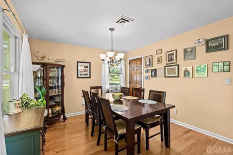8 Cherry Tree Ln, Middletown, NJ 07748 photo 9