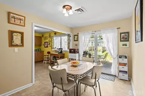 8 Cherry Tree Ln, Middletown, NJ 07748 photo 11