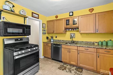 8 Cherry Tree Ln, Middletown, NJ 07748 photo 8