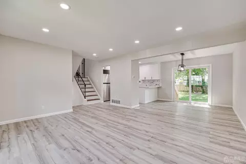 8 Amman Rd, Edison, NJ 08817 photo 17