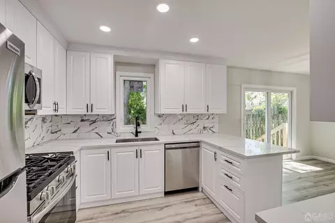 8 Amman Rd, Edison, NJ 08817 photo 23