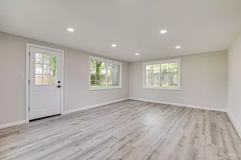 8 Amman Rd, Edison, NJ 08817 photo 13