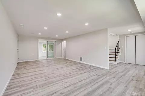 8 Amman Rd, Edison, NJ 08817 photo 9