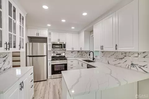 8 Amman Rd, Edison, NJ 08817 photo 21