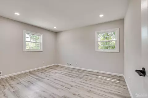 8 Amman Rd, Edison, NJ 08817 photo 30