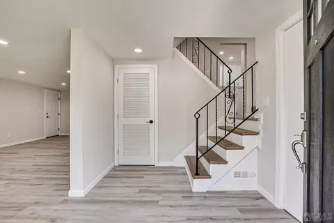 8 Amman Rd, Edison, NJ 08817 photo 8