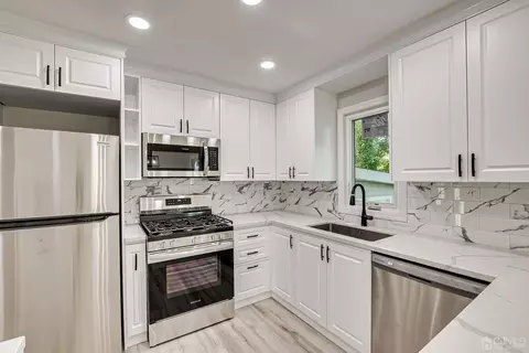 8 Amman Rd, Edison, NJ 08817 photo 24
