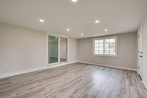 8 Amman Rd, Edison, NJ 08817 photo 14