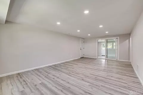 8 Amman Rd, Edison, NJ 08817 photo 10