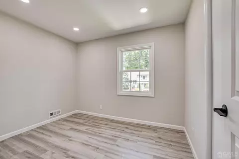 8 Amman Rd, Edison, NJ 08817 photo 34