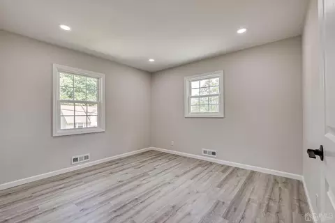 8 Amman Rd, Edison, NJ 08817 photo 32