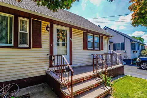 17 Meade St, Sewaren, NJ 07077 photo 5