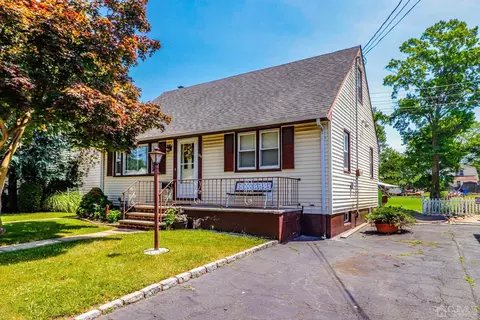 17 Meade St, Sewaren, NJ 07077 photo 3