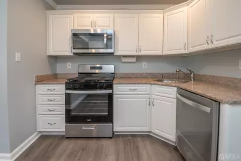 48 Markham Rd, Edison, NJ 08817 photo 9