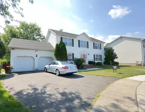 38 Ned Ct, Sewaren, NJ 07077 photo 2