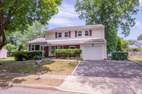 37 Marlin Ave E, Edison, NJ 08820 photo 2