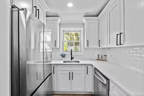413 Fairview Ave, Middlesex, NJ 08846 photo 7