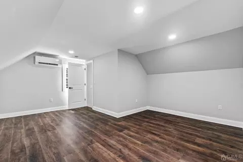 413 Fairview Ave, Middlesex, NJ 08846 photo 13