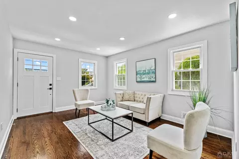 413 Fairview Ave, Middlesex, NJ 08846 photo 4