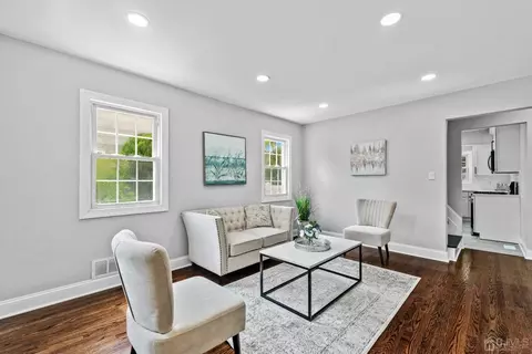 413 Fairview Ave, Middlesex, NJ 08846 photo 3