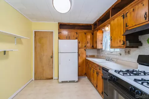 2 Leland Rd, Edison, NJ 08817 photo 10