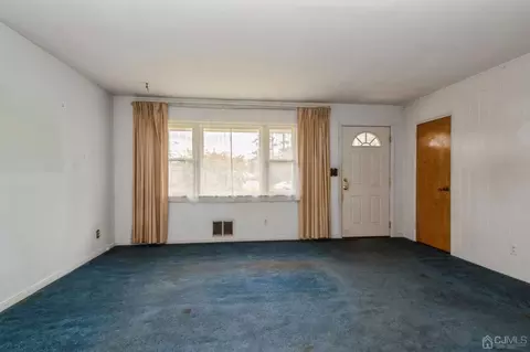 2 Leland Rd, Edison, NJ 08817 photo 4