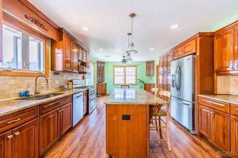 49 Cherry St, Edison, NJ 08817 photo 5