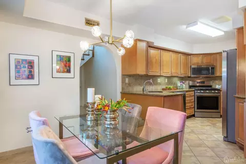 11 Juniper Ct, Edison, NJ 08820 photo 8